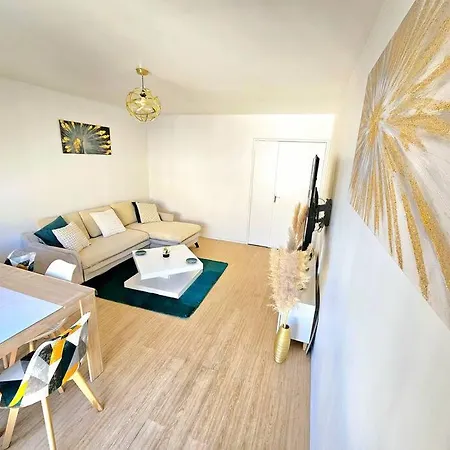 Apartment Tres Bel Appartement, 10 Min Gare, 20 Min De Paris Garges-les-Gonesse