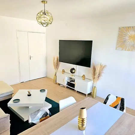 Tres Bel Appartement, 10 Min Gare, 20 Min De Paris